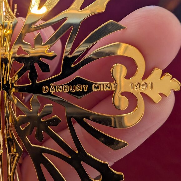 Vintage "Snowflake" Intricate 3D Gold Plated Ornament, Danbury Mint - Picture 5 of 5